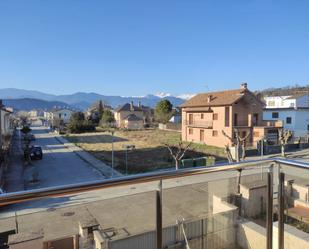 Vista exterior de Casa adosada en venda en Aínsa-Sobrarbe amb Calefacció, Jardí privat i Terrassa