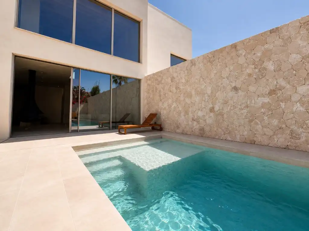 Piscina de Casa adosada en venta en Ses Salines con Aire acondicionado, Jardín privado y Terraza
