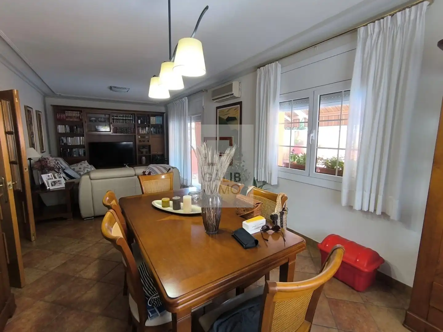 Sala d'estar de Casa adosada en venda en Vilafant amb Aire condicionat, Calefacció i Terrassa