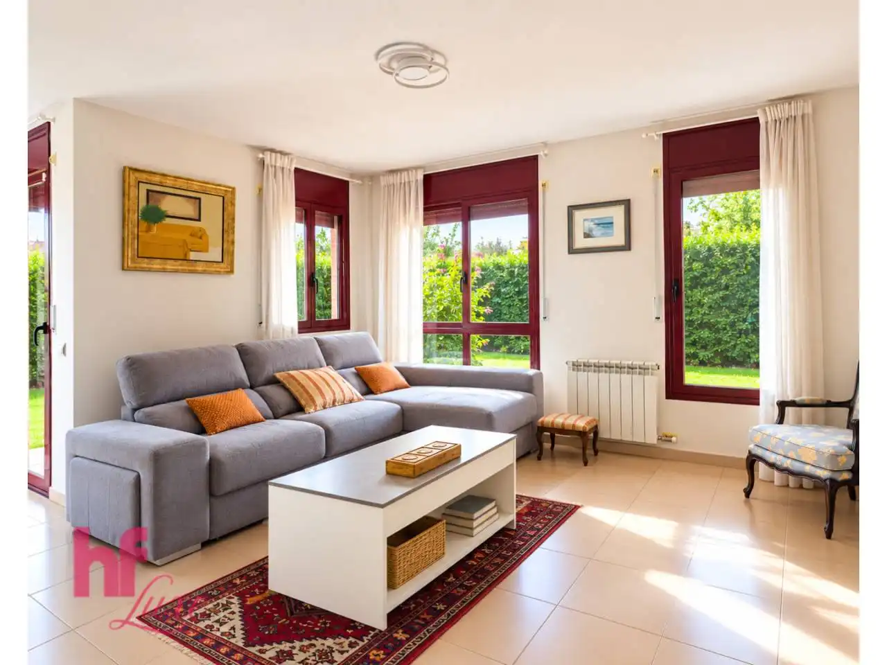 Sala de estar de Casa adosada en venta en Lliçà de Vall con Aire acondicionado, Calefacción y Jardín privado