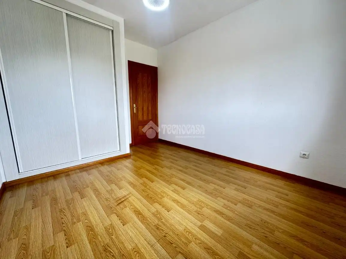 Bedroom of Flat for sale in Ontígola  with Air Conditioner and Heating