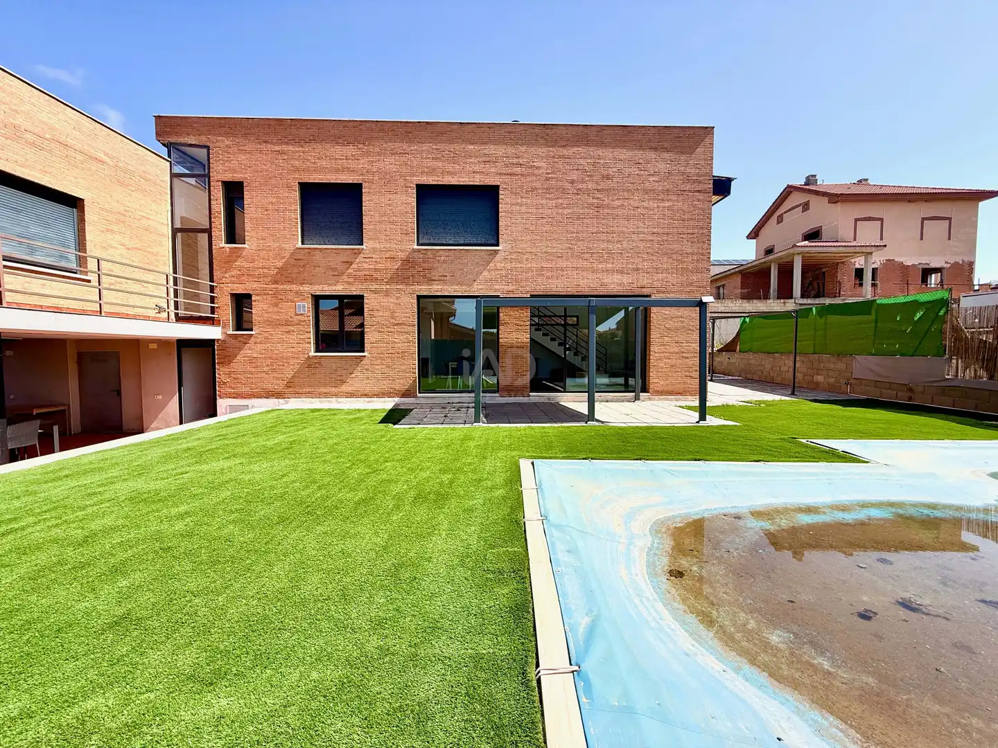 Vista exterior de Casa o chalet en venta en Chiloeches con Aire acondicionado, Calefacción y Terraza