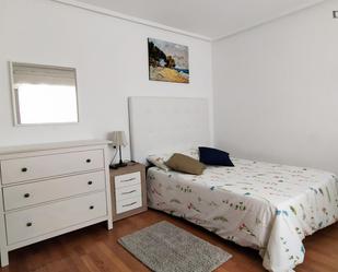 Bedroom of Apartment to share in Oviedo 