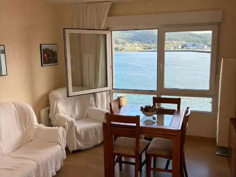 Comedor de Piso en venta en Corcubión con Parquet y Amueblado