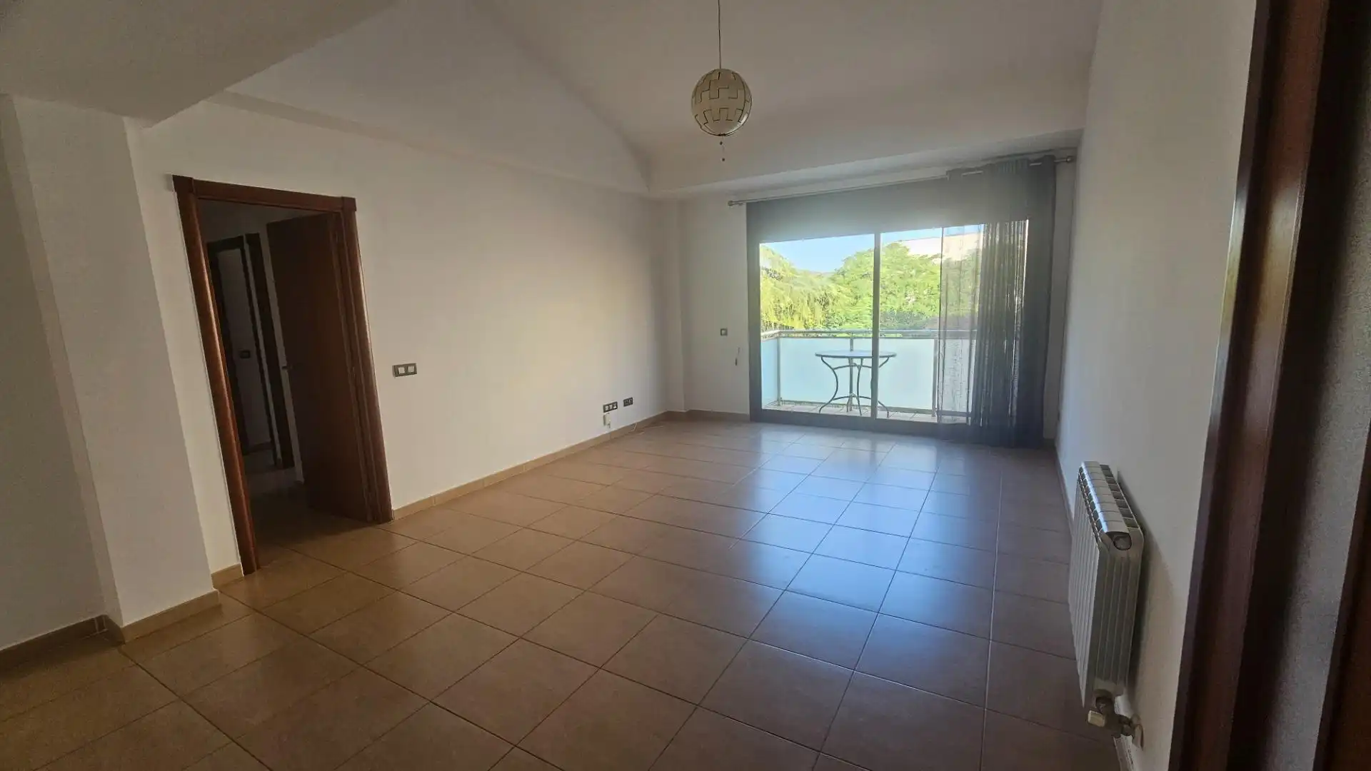 Sala de estar de Apartamento en venta en Santa Cristina d'Aro con Calefacción, Terraza y Amueblado