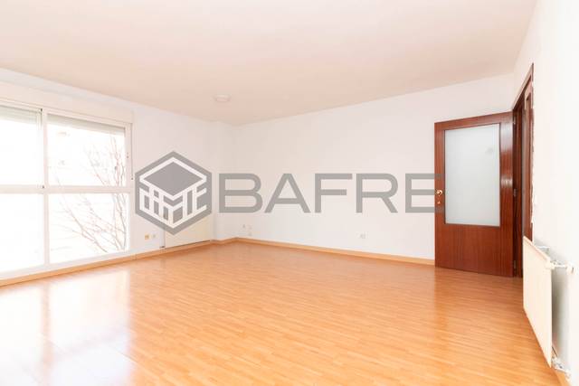 Piso en Venta en Calle Calatorao en Rosas - Musas