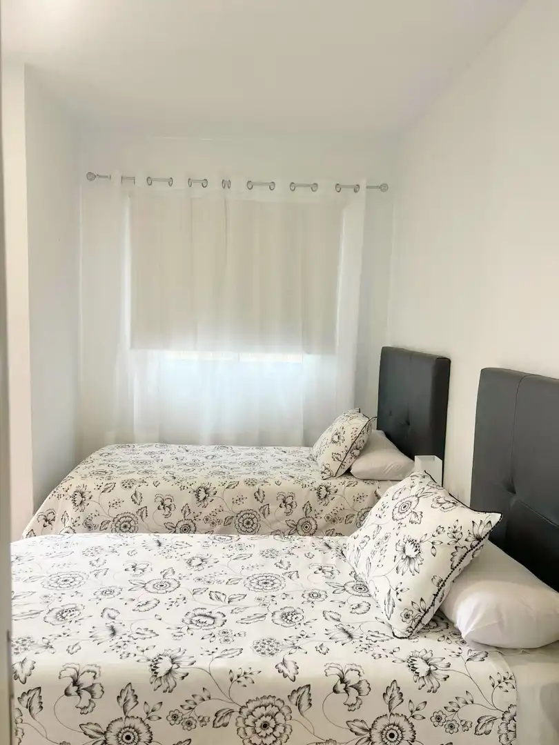 Habitación de Piso de alquiler en Arona con Terraza y Amueblado