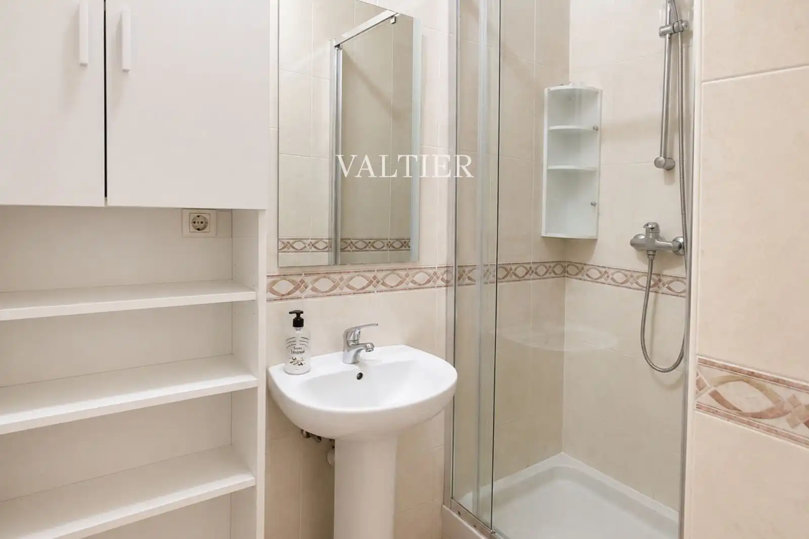 Bathroom of Flat for rent in Madrid