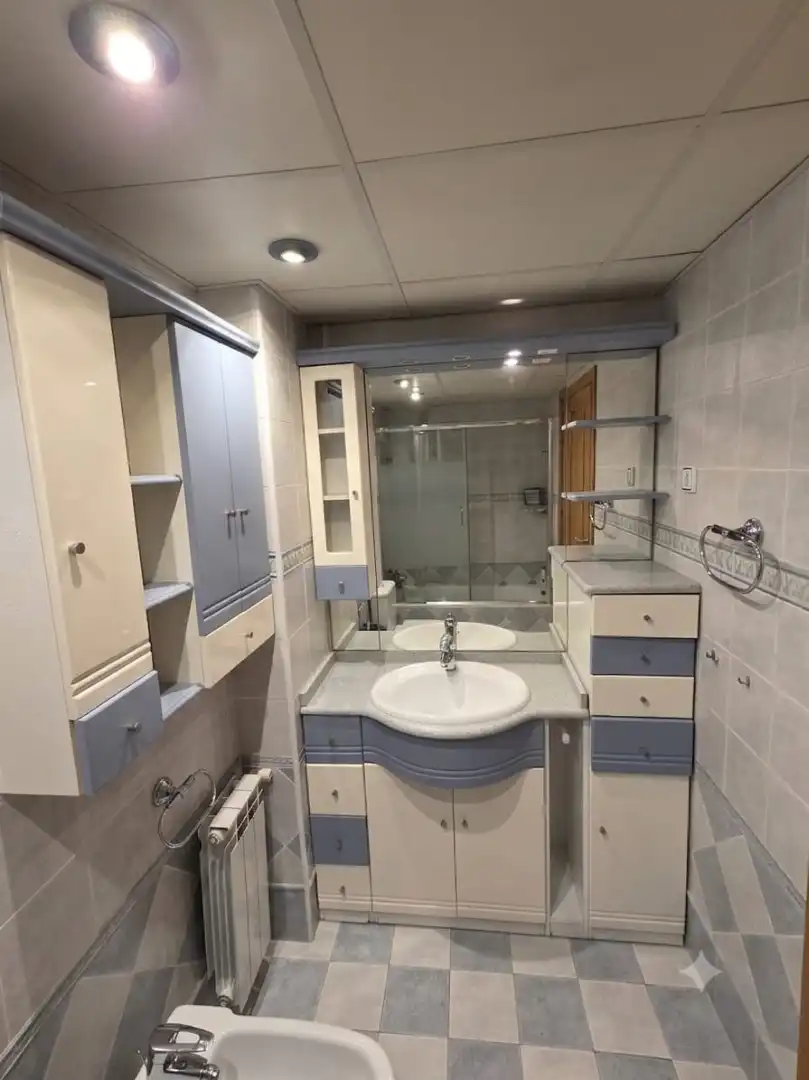 Baño de Piso en venta en Madrid con Aire acondicionado, Calefacción y Amueblado