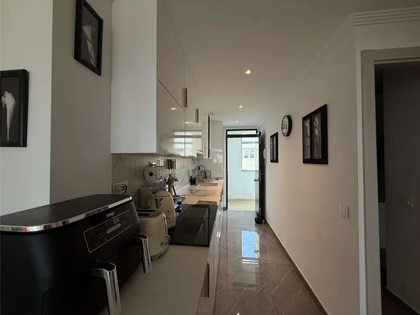 Cocina de Piso en venta en Fuengirola con Terraza, Amueblado y Piscina comunitaria