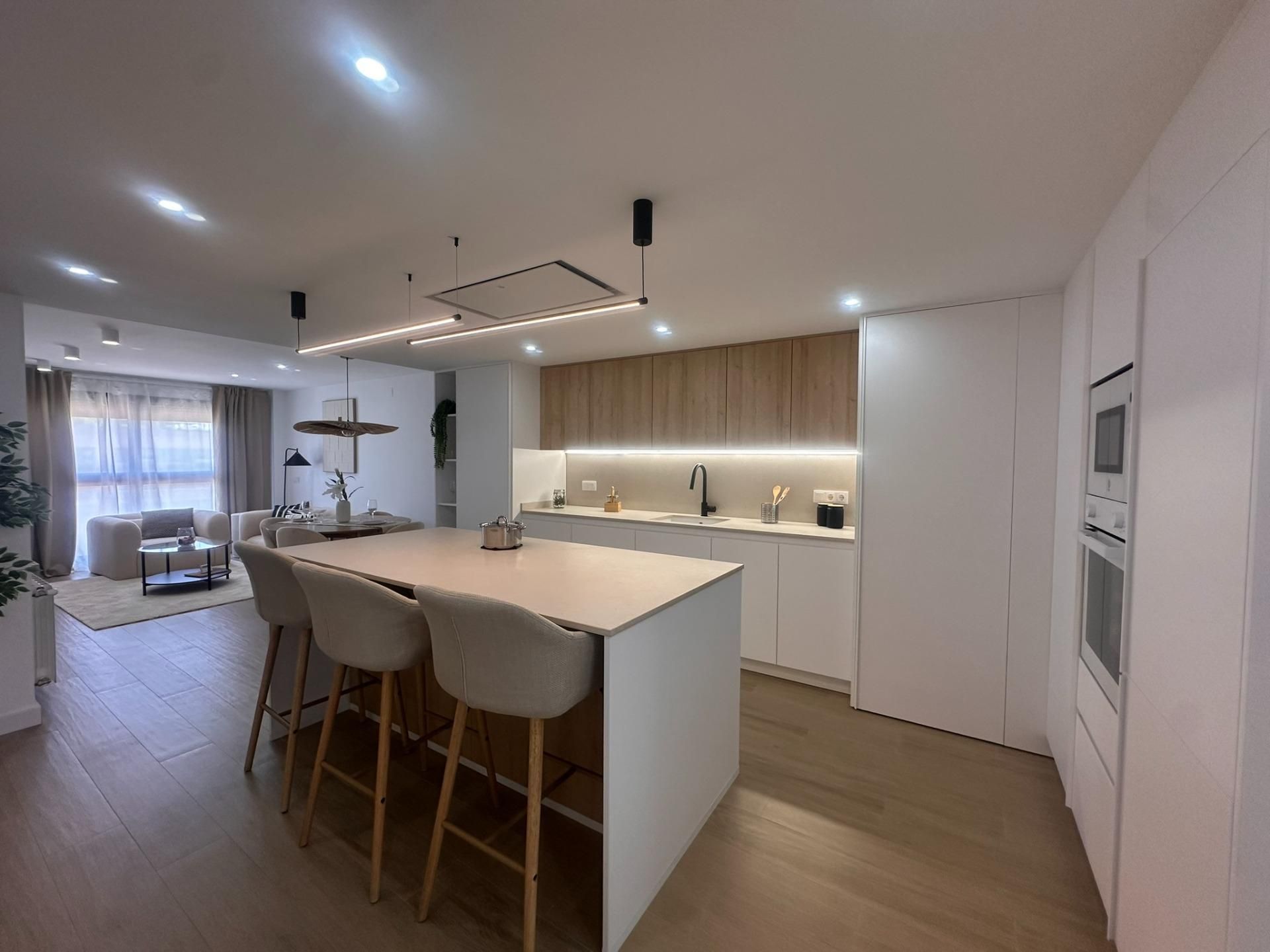 Kitchen of Flat for sale in  Valencia Capital  with Air Conditioner, Heating and Balcony