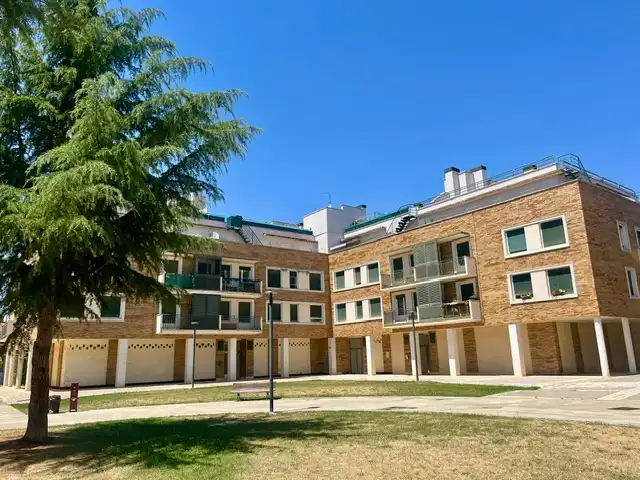 Vista exterior de Ático en venta en Grijota con Calefacción, Terraza y Trastero