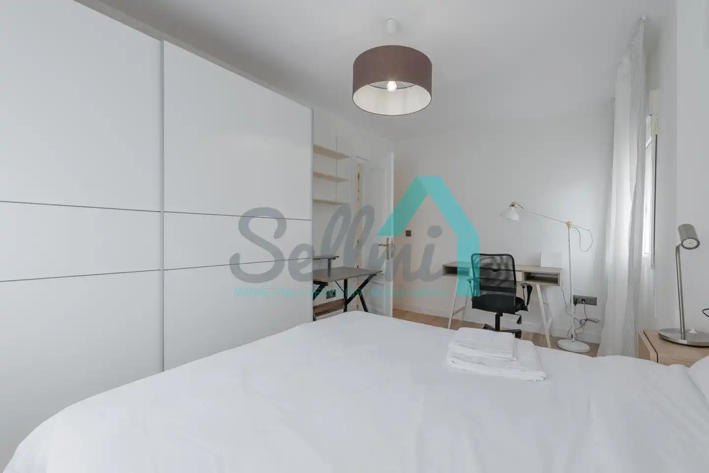 Bedroom of Flat for share in Oviedo   with Heating, Terrace and Furnished