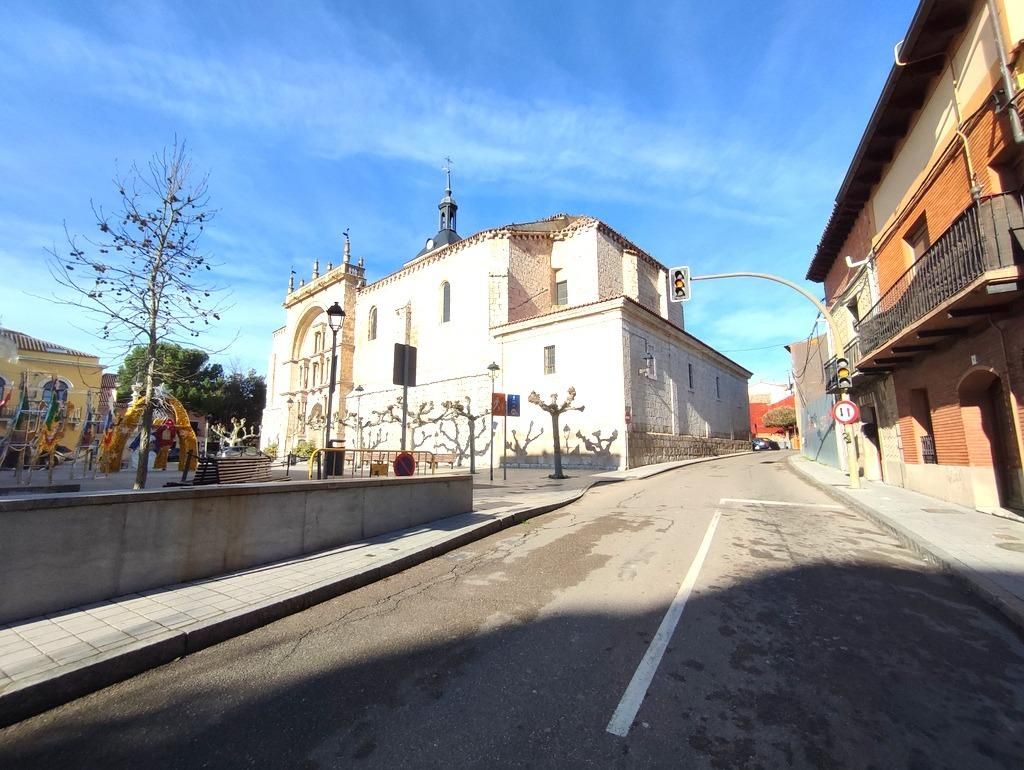 Vista exterior de Àtic en venda en Tudela de Duero amb Calefacció, Parquet i Traster