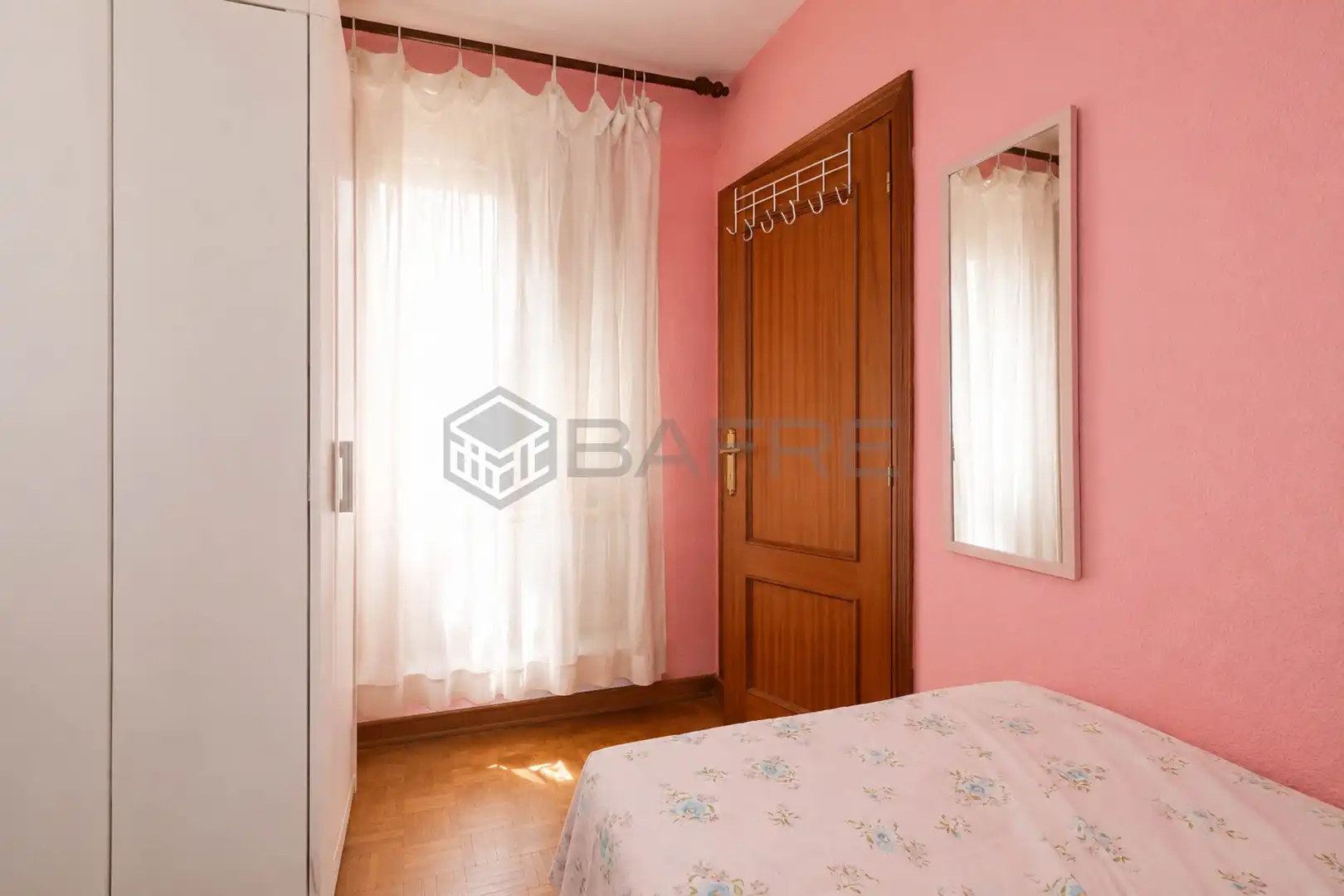 Habitación de Piso en venta en Madrid con Calefacción