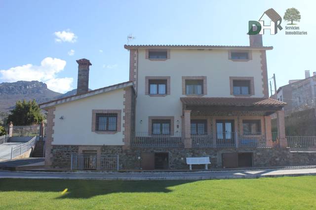 Casa-chalet en Venta en Berzocana