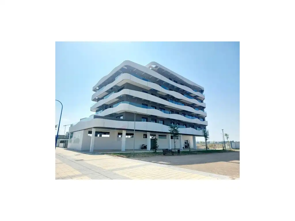 Local comercial en venda a Calle Matilde Tagle