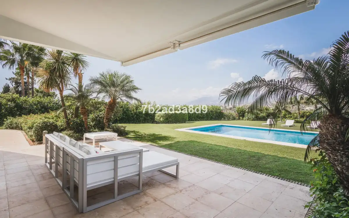 Jardí de Casa o xalet en venda en Marbella amb Aire condicionat, Jardí privat i Terrassa