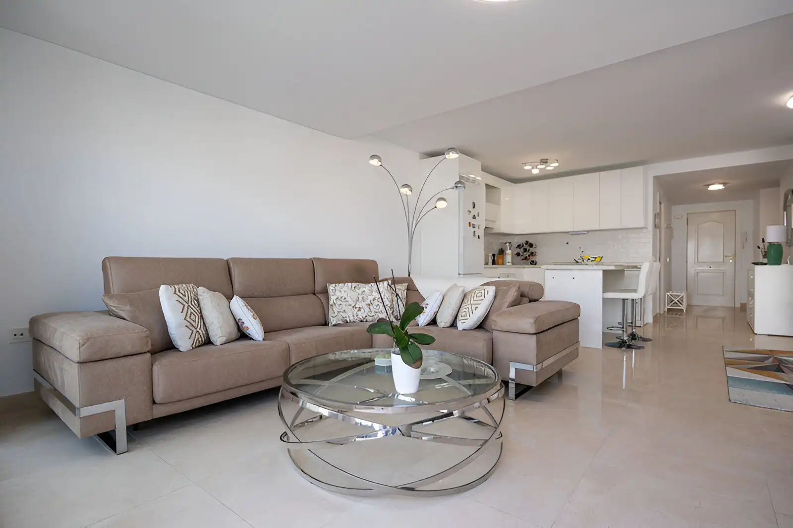 Wohnzimmer von Erdgeschoss zum Verkauf in Mijas mit Klimaanlage, Terrasse und Schwimmbad