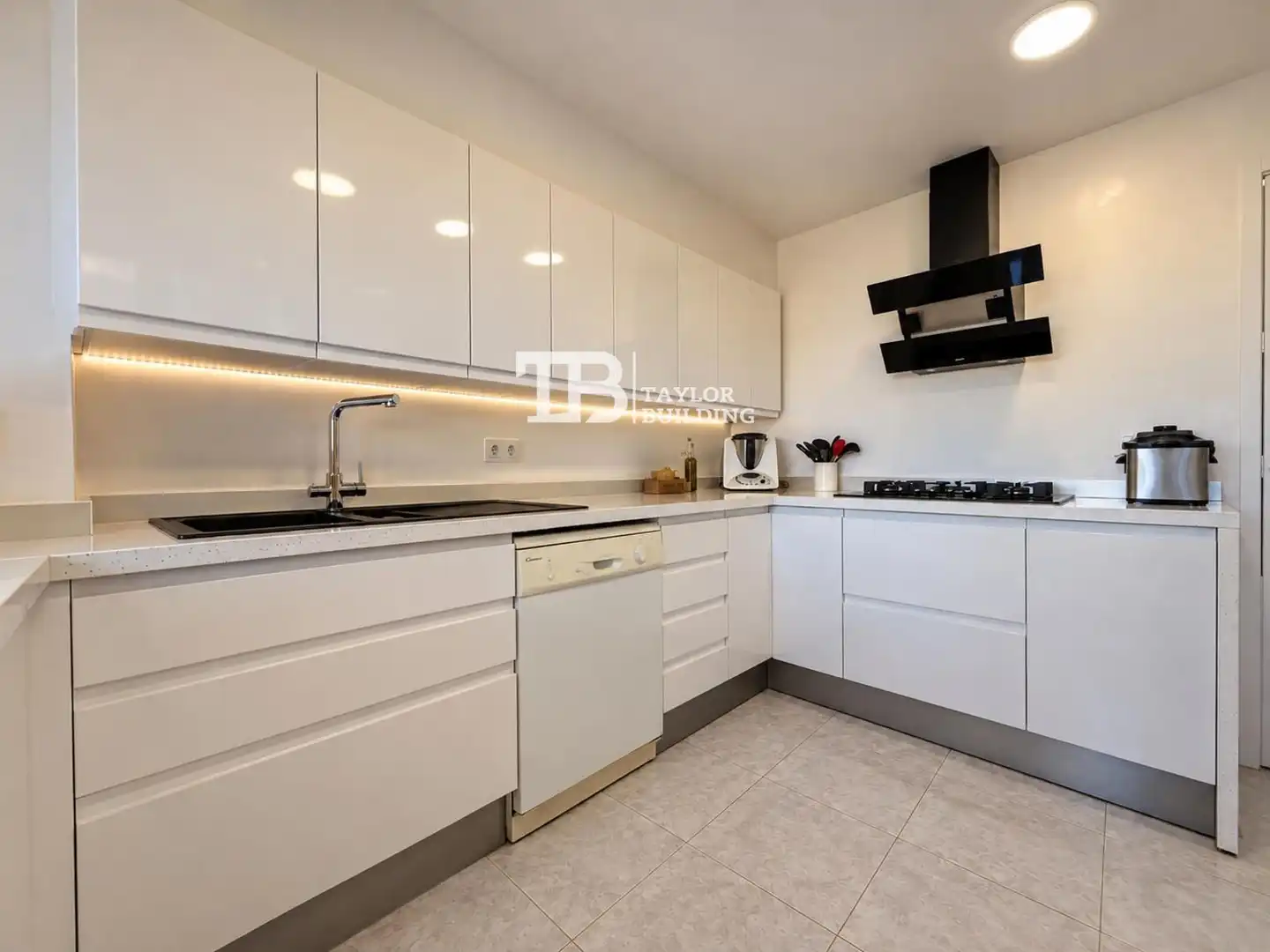 Flat with balcony for sale in Santiago Alvarez Avallan, imagen 2