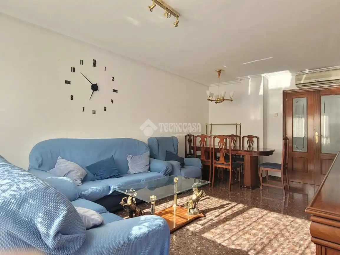 Sala d'estar de Pis en venda en Zaragoza amb Terrassa i Traster