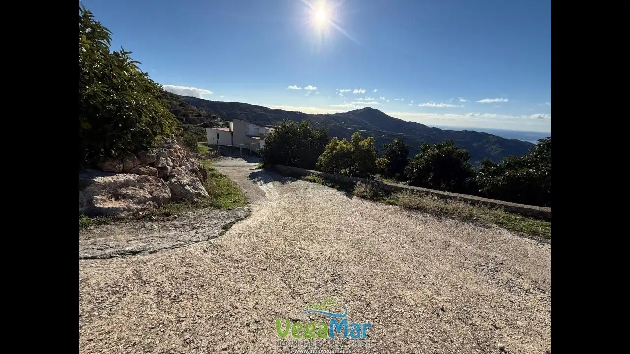 Vista exterior de Finca rústica en venda en Otívar amb Jardí privat, Terrassa i Piscina