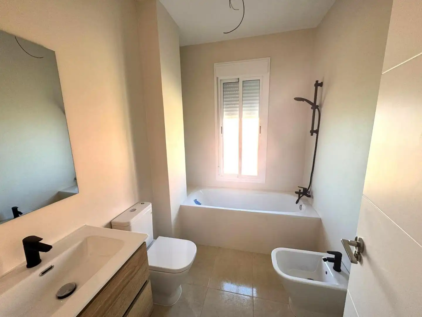 Baño de Casa o chalet de alquiler en Guillena con Aire acondicionado y Amueblado