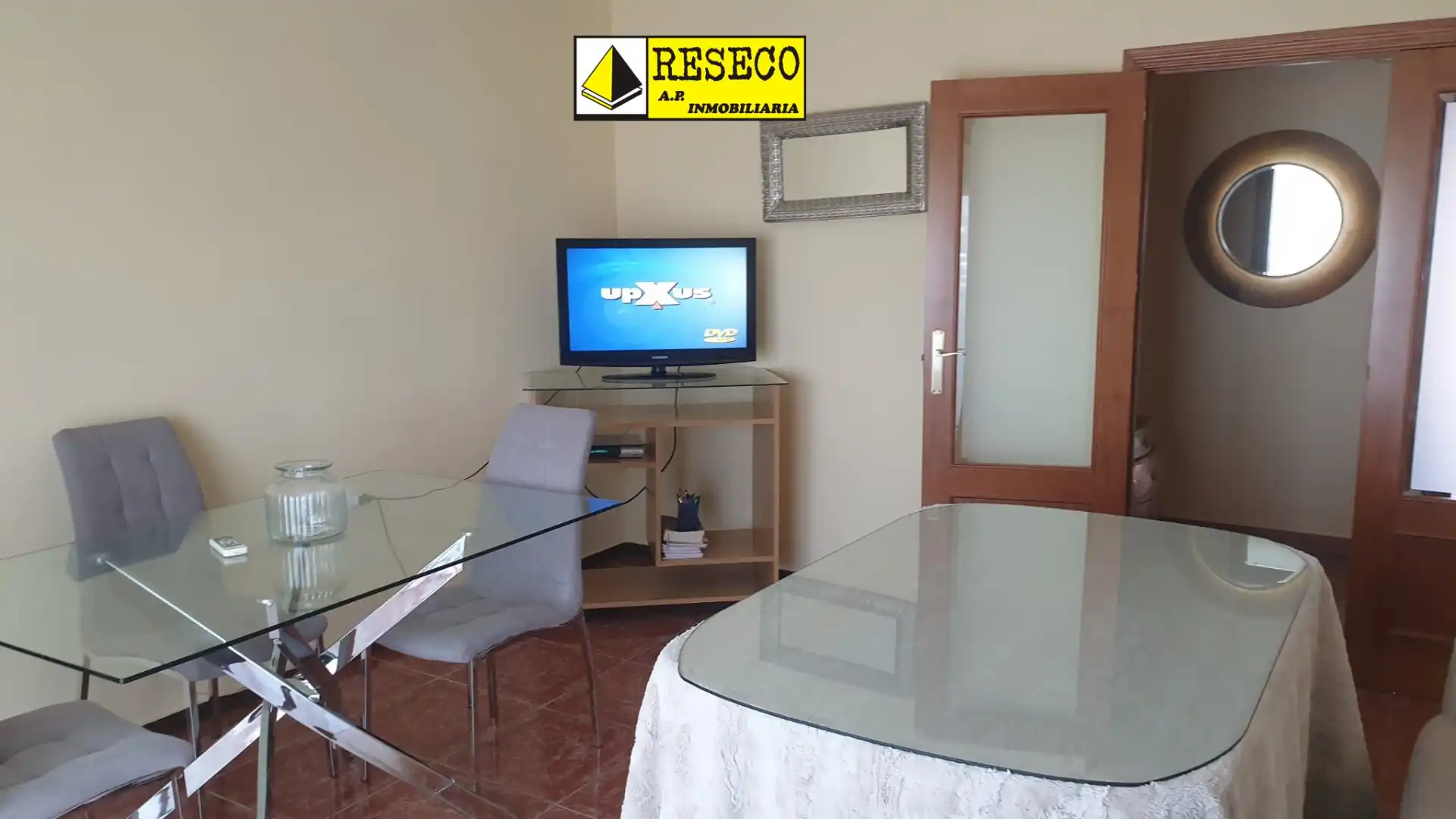Piso con terraza en venta en Parque de la Constitución 5a