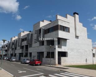 Exterior view of Duplex for sale in Lardero  with Air Conditioner, Heating and Parquet flooring