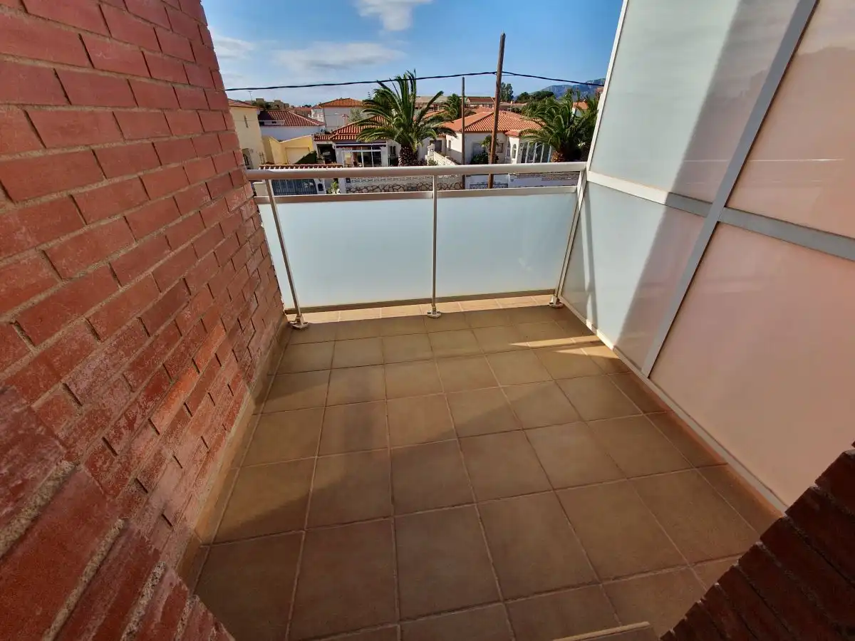 Terrasse von Einfamilien-Reihenhaus zum Verkauf in Mont-roig del Camp mit Klimaanlage, Heizung und Privatgarten