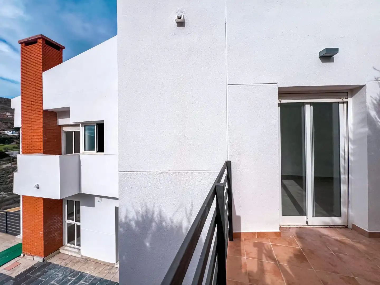 Vista exterior de Casa o chalet en venta en Vícar con Terraza y Piscina comunitaria