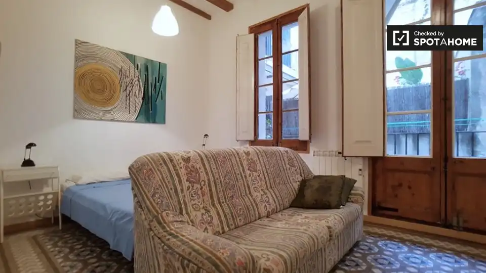 Sala de estar de Estudio para compartir en Barcelona con Aire acondicionado, Calefacción y Terraza