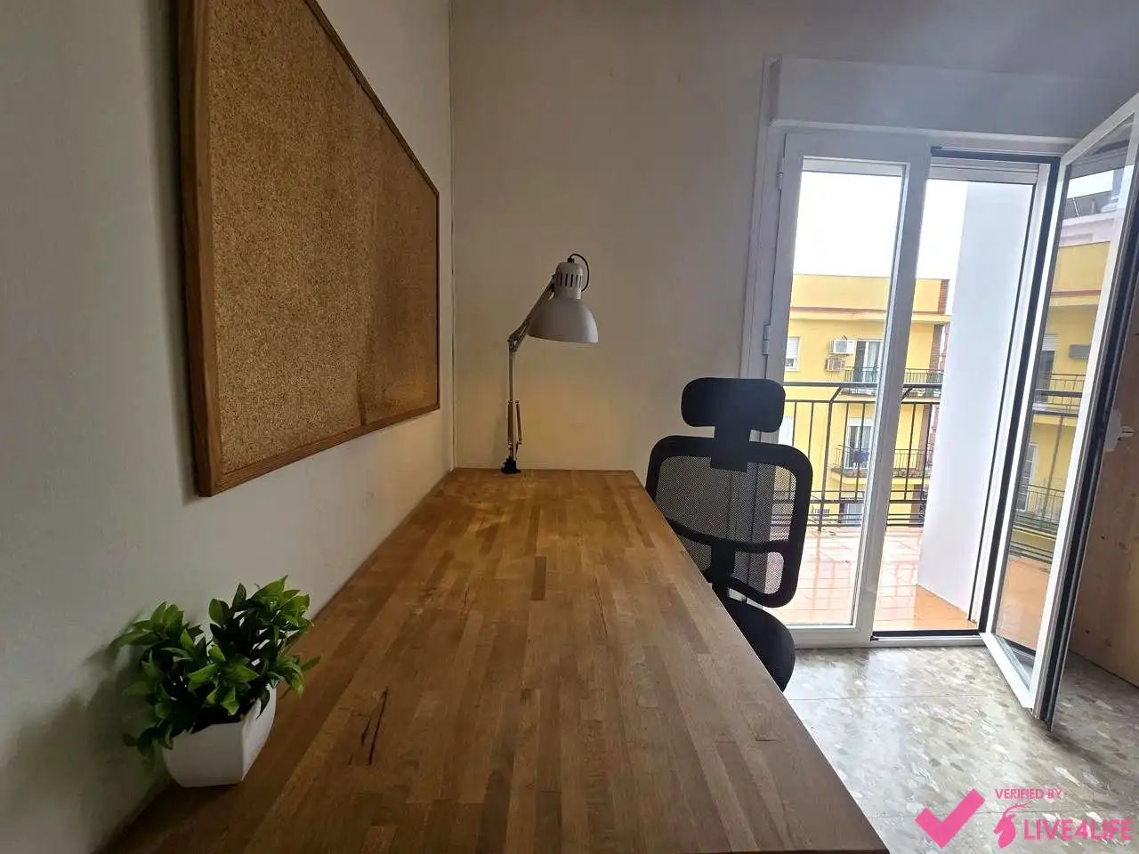 Bedroom of Flat for rent in Sevilla  with Air Conditioner, Terrace and Furnished