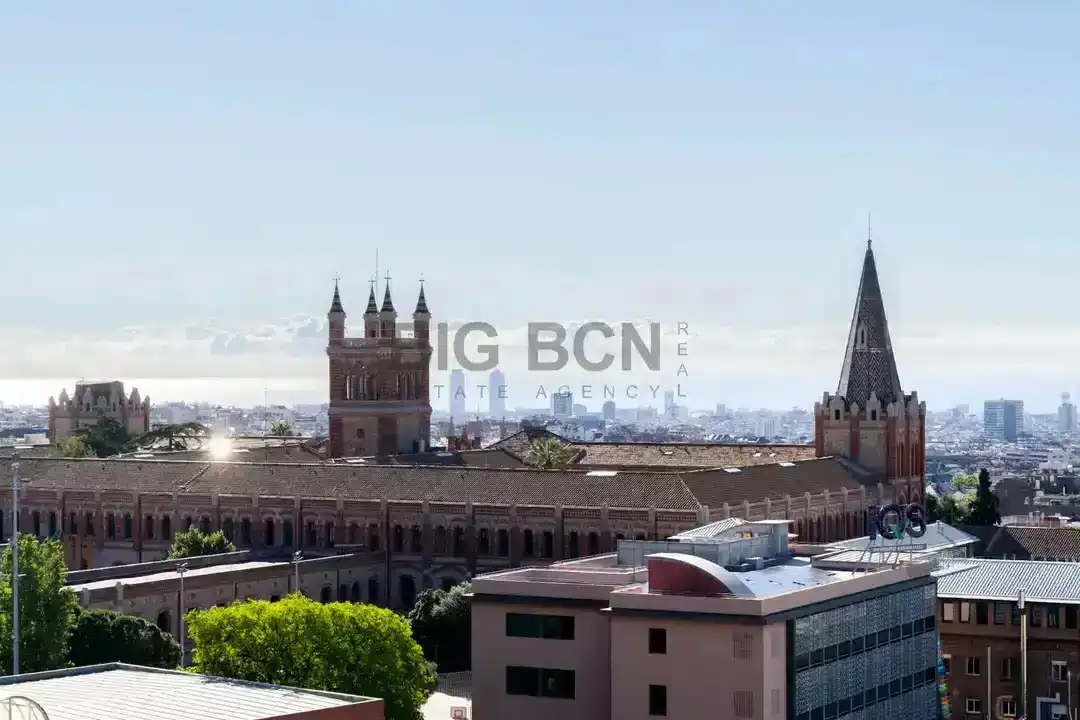 Vista exterior de Pis en venda en Barcelona amb Aire condicionat, Calefacció i Terrassa