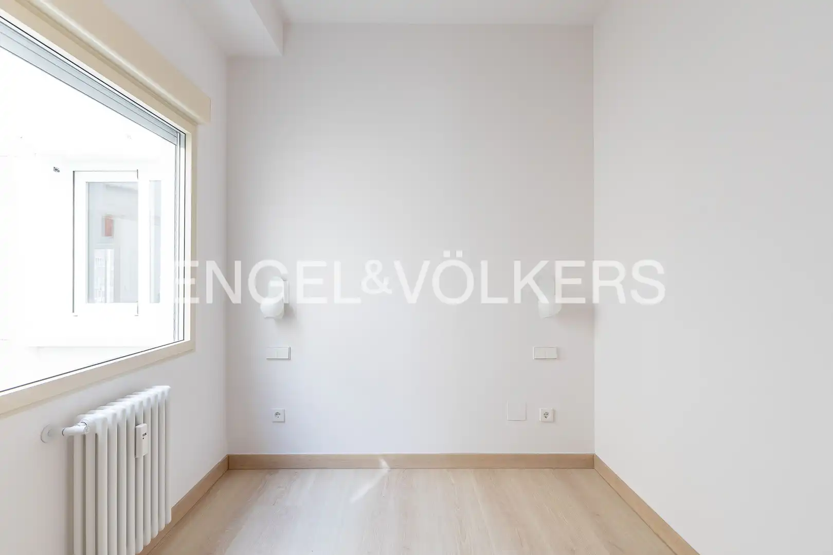 Bedroom of Flat for sale in Madrid  with Air Conditioner, Heating and Terrace