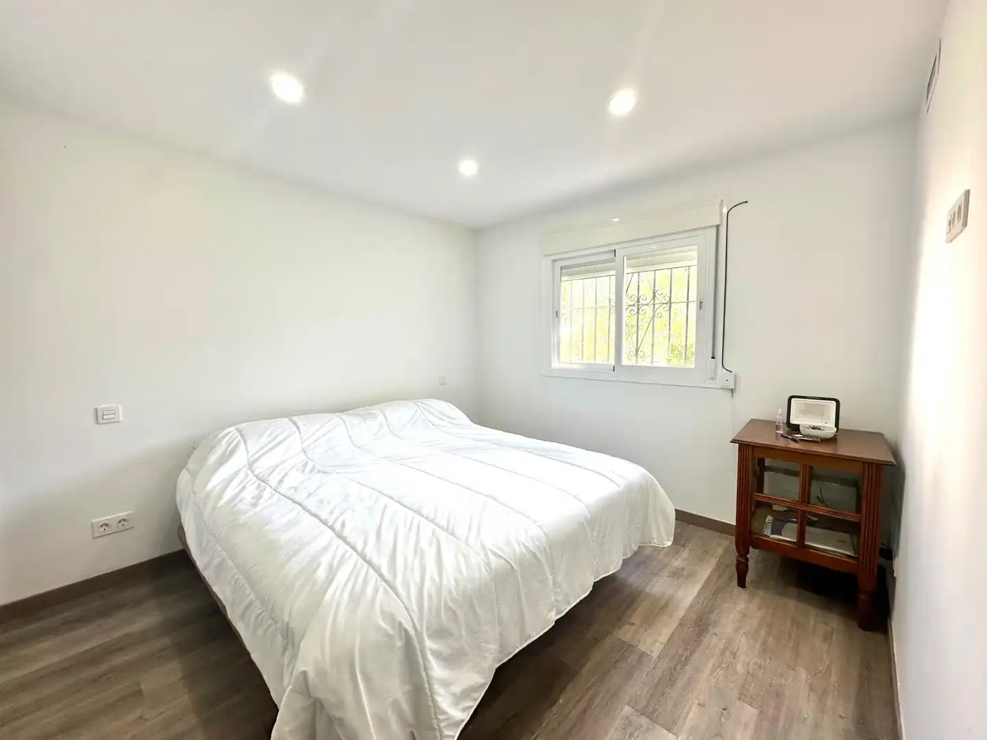 Bedroom of Ground floor for sale in Marbella  with Air Conditioner, Heating and Parquet flooring