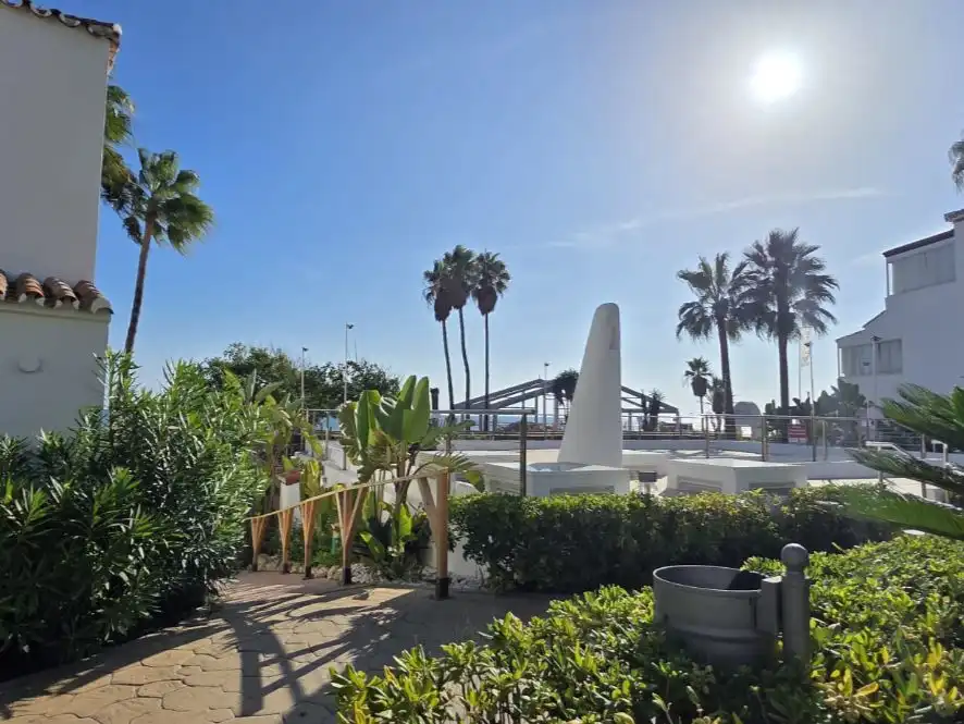 Vista exterior de Casa o xalet de lloguer en Rïo Real - Los Monteros