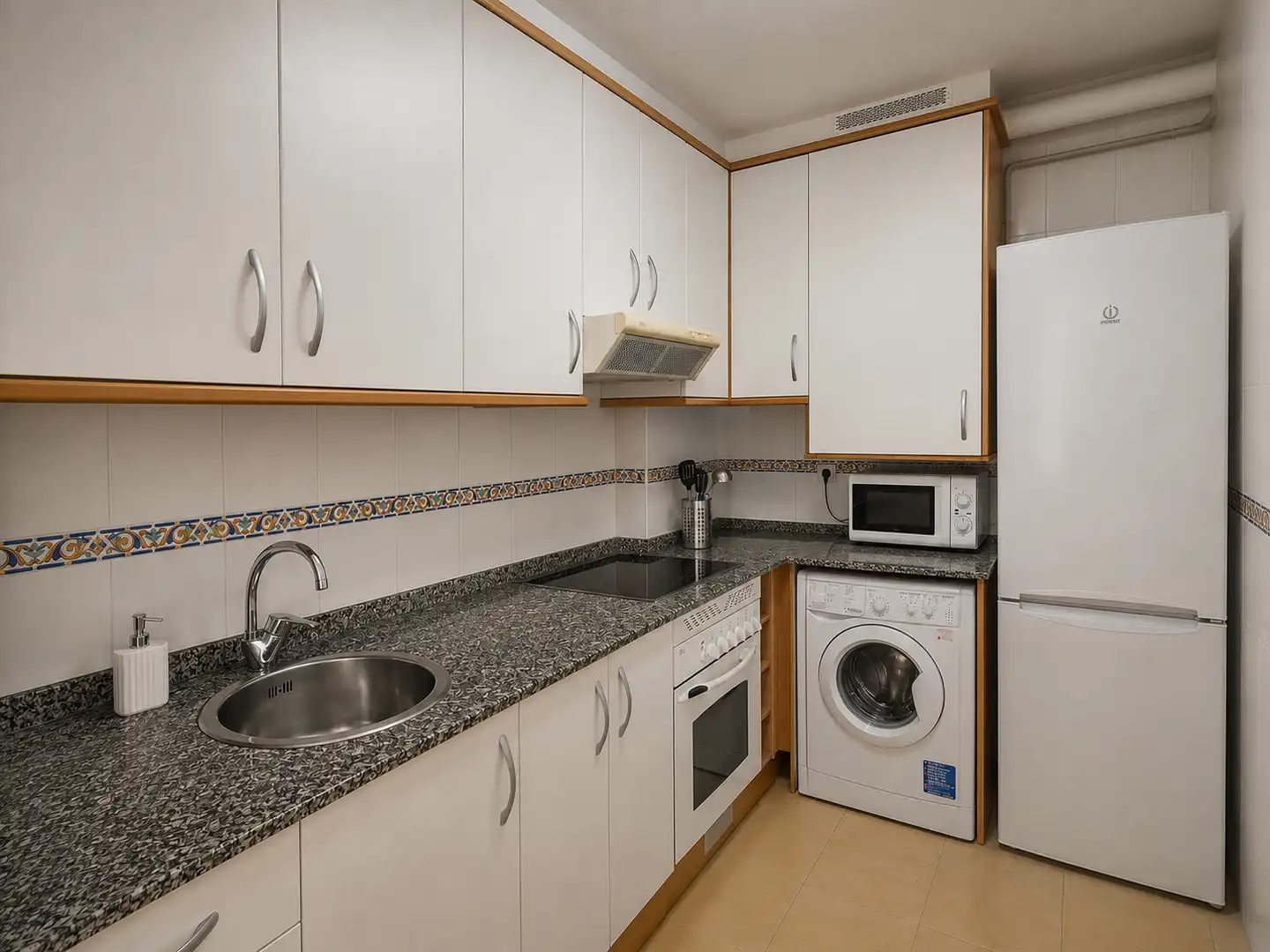 Kitchen of Flat for rent in Gijón   with Heating, Parquet flooring and Furnished