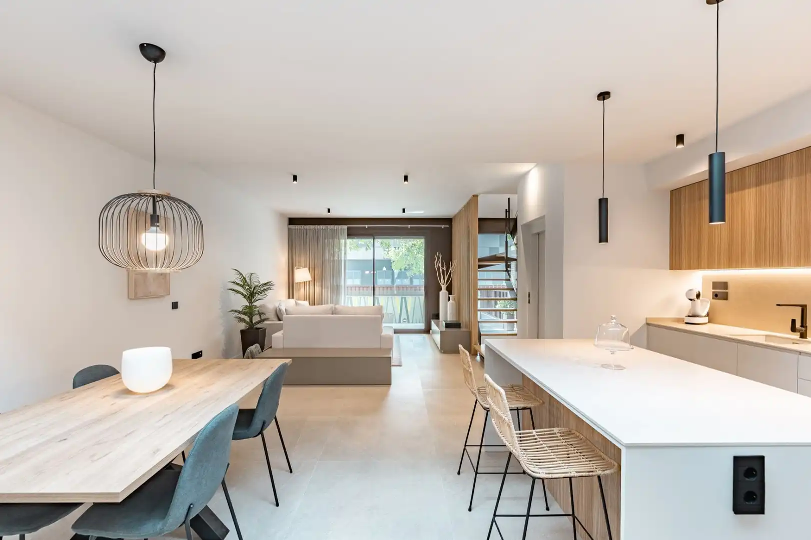 Küche von Einfamilien-Reihenhaus zum Verkauf in Reus mit Klimaanlage, Heizung und Terrasse