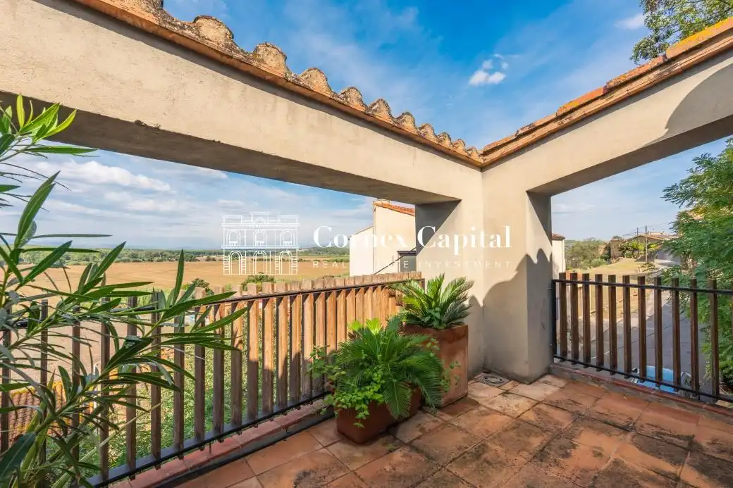 Exterior view of Houses for sale in Jafre, Girona
