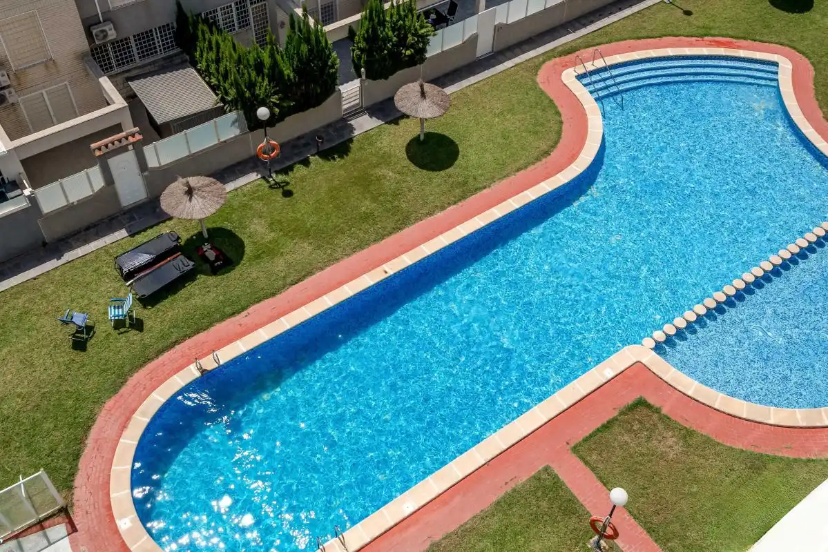 Piscina de Ático en venta en Torrevieja con Calefacción y Piscina