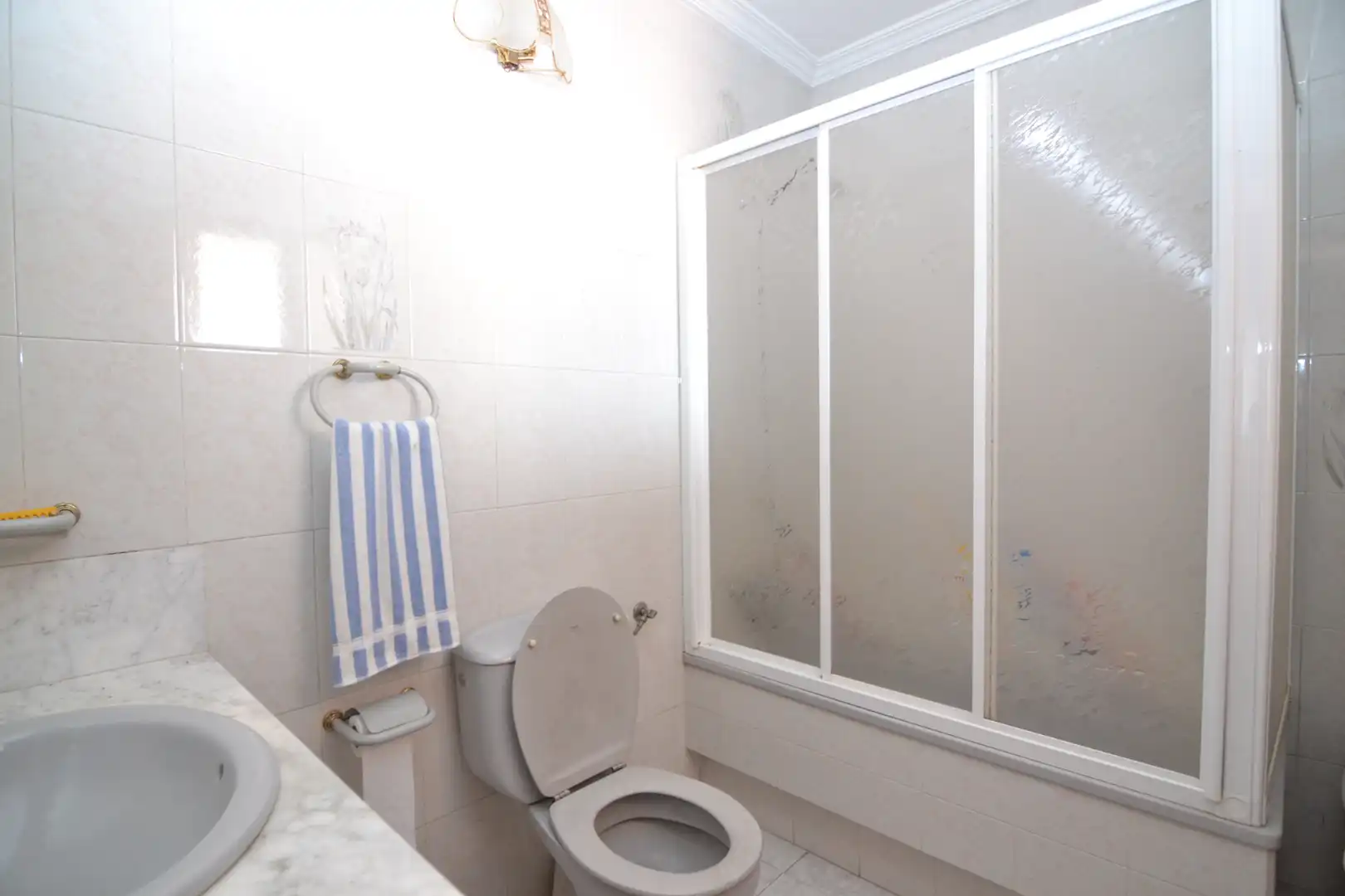 Badezimmer von Haus oder Chalet zum Verkauf in Malpartida de Plasencia mit Terrasse und Ofen