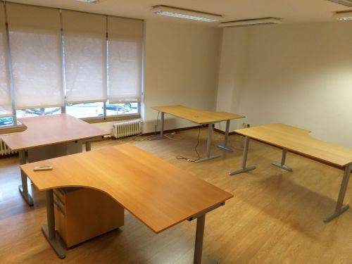 Nave industrial en Alquiler en Avenida de Pablo VI en Pueblo