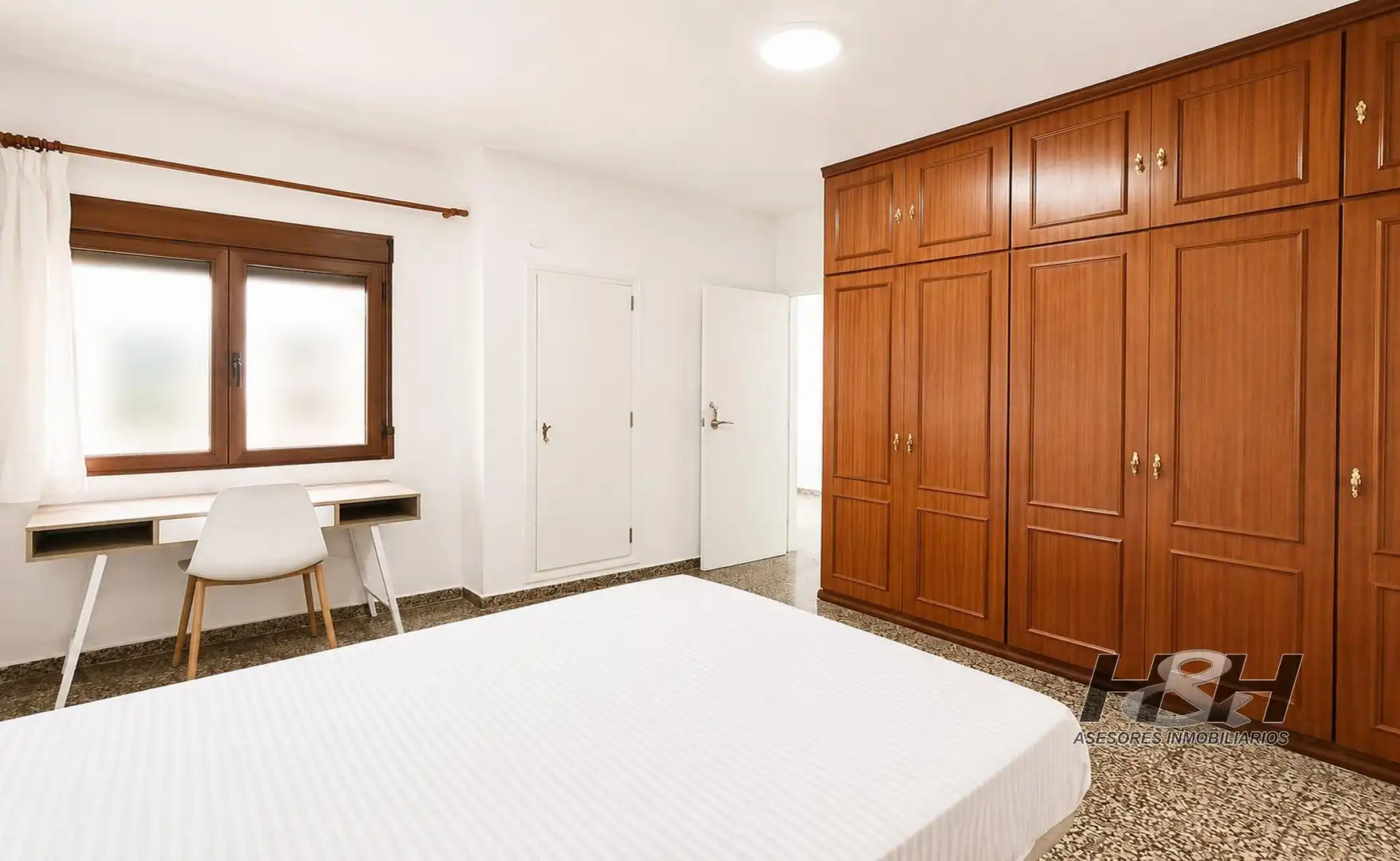 Bedroom of Flat for sale in Burjassot