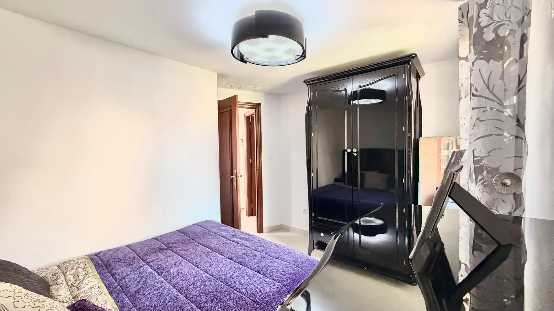Habitación de Apartamento en venta en Torrevieja con Aire acondicionado, Terraza y Amueblado