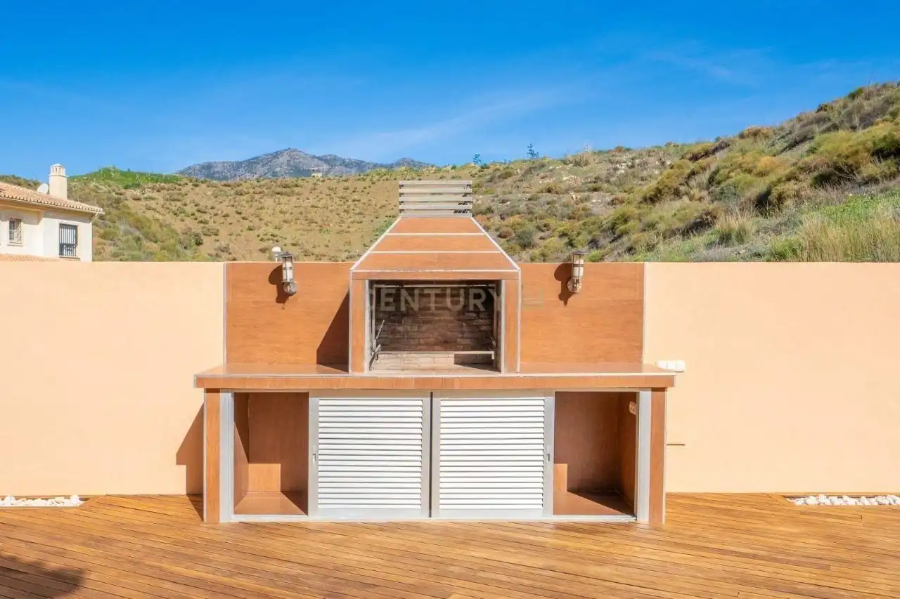 Terrace of Houses for sale in Fuengirola  with Air Conditioner, Private garden and Storage room