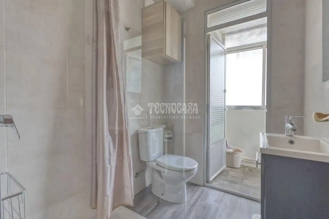 Baño de Piso en venta en Valladolid con Calefacción y Parquet