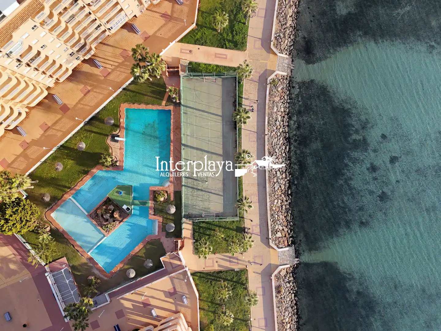Maisonette zum Verkauf in La Manga del Mar Menor mit Klimaanlage, Möbliert und Gemeinschaftspool