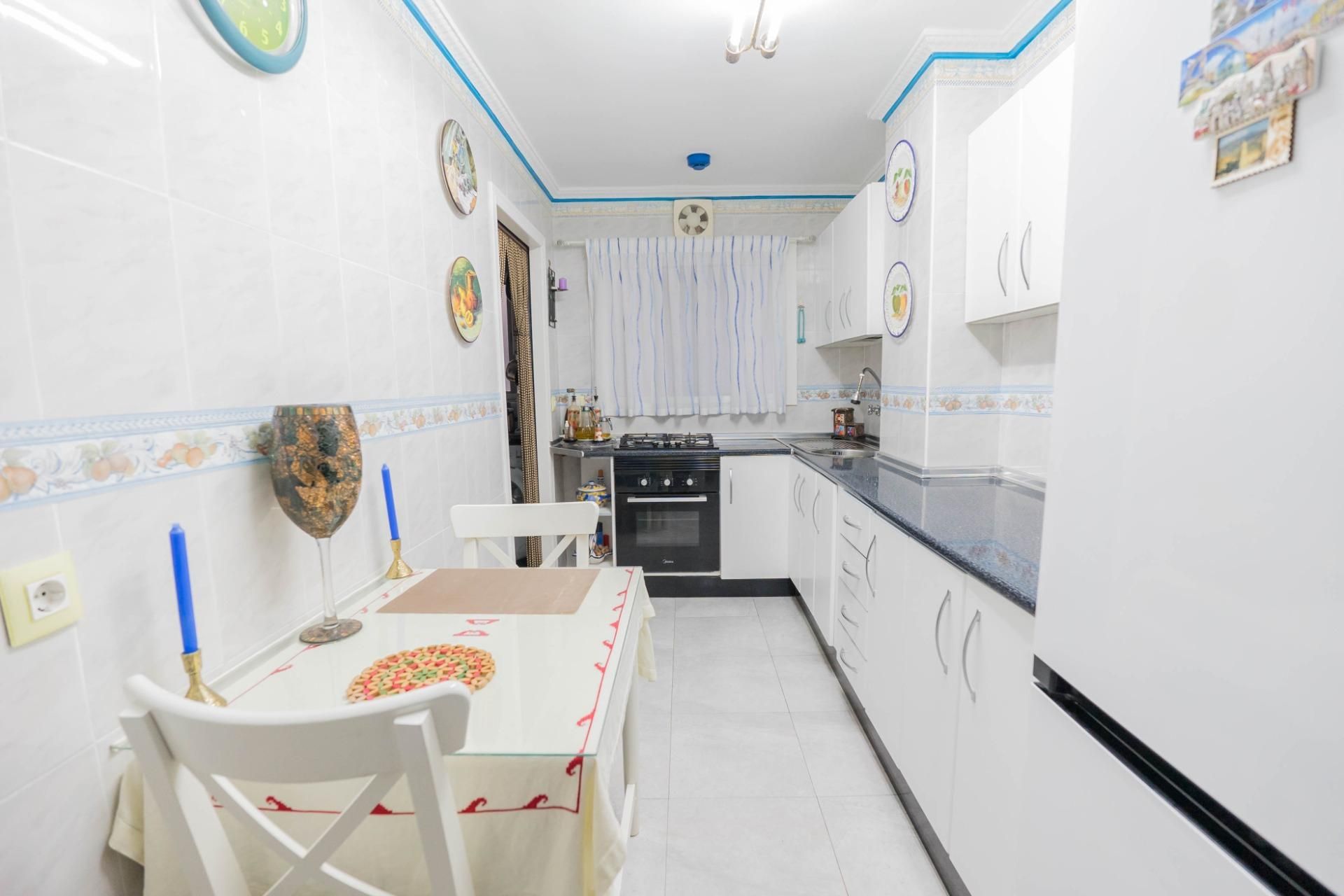 Kitchen of Apartment for sale in Fuengirola  with Terrace