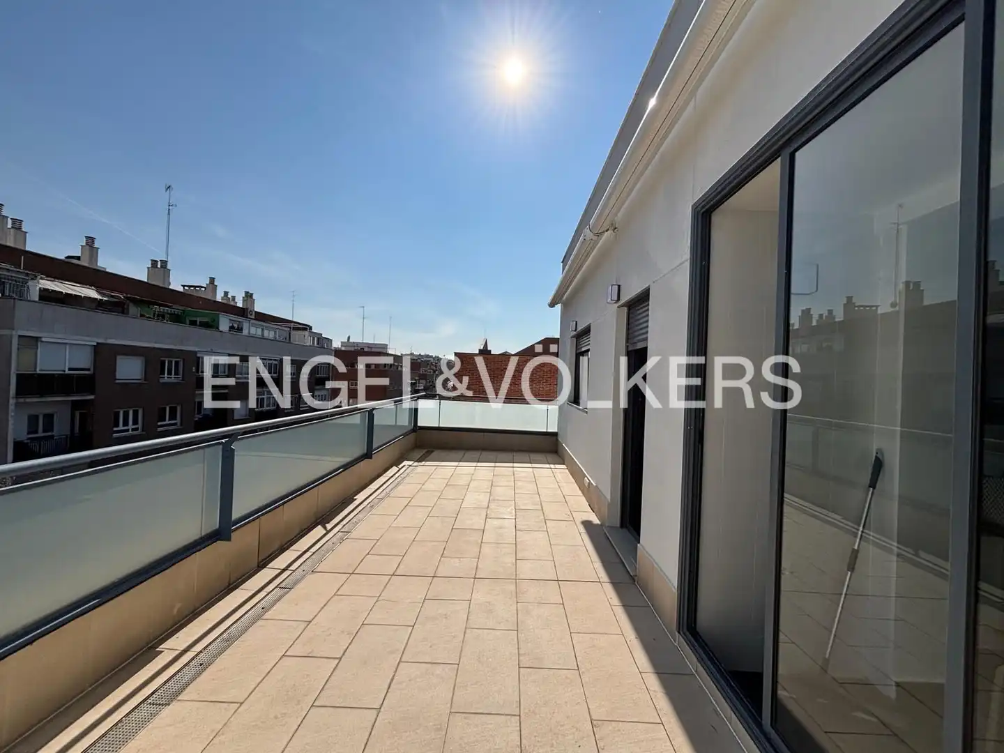 Terrassa de Àtic de lloguer en  Madrid Capital amb Aire condicionat, Calefacció i Parquet